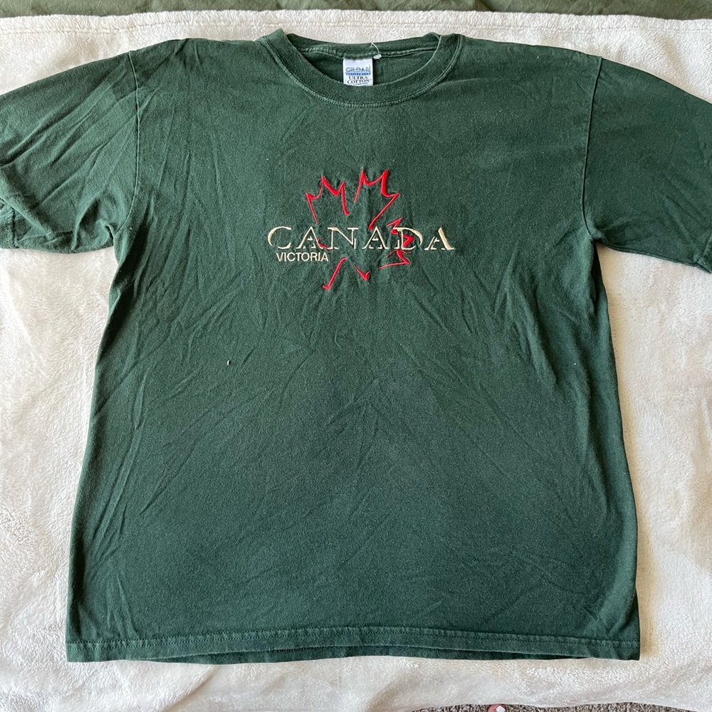 canada graphic tee